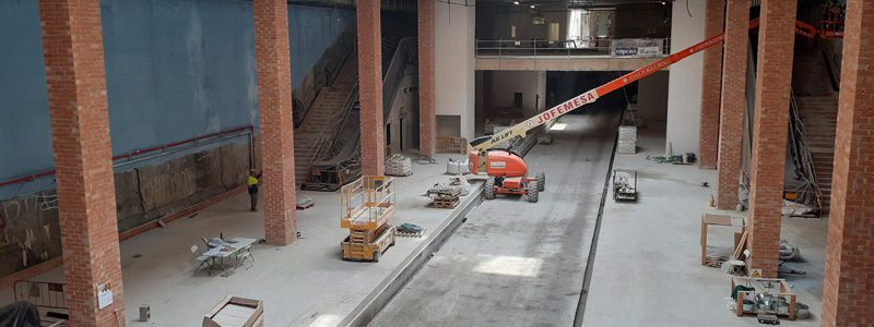 Instalación de escaleras mecánicas en L10