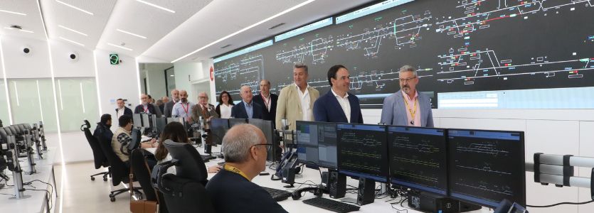 Visit of the head of the Consell to the new facilities of València Sud and the Metrovalencia Command Post.